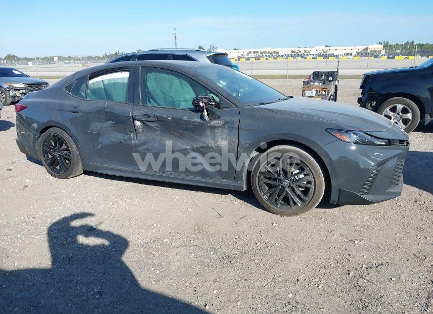 2025 Toyota Camry SE (VIN 4T1DAACKXSU001634) main photo