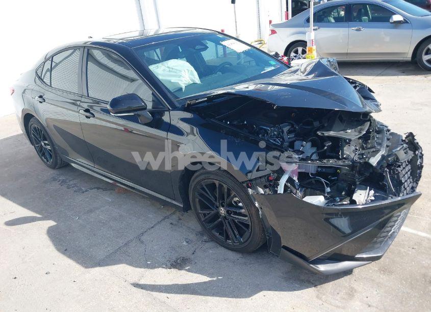 2025 Toyota Camry SE (VIN 4T1DAACKXSU018451) main photo