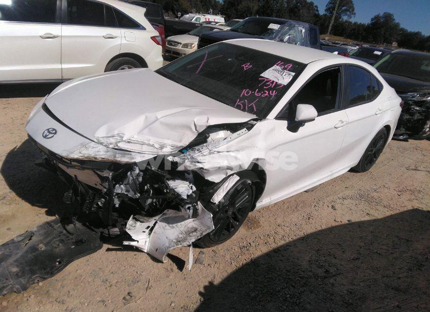 Photo 2 of 2025 Toyota Camry SE (VIN 4T1DAACKXSU027313)