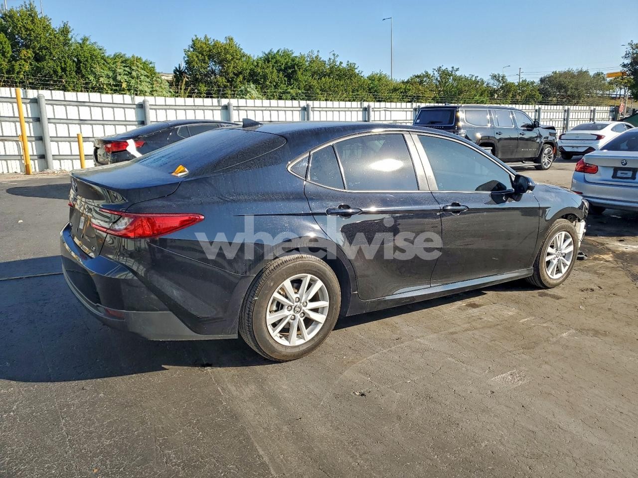 Photo 3 of 2025 TOYOTA CAMRY XSE (VIN 4T1DAACKXSU041843)