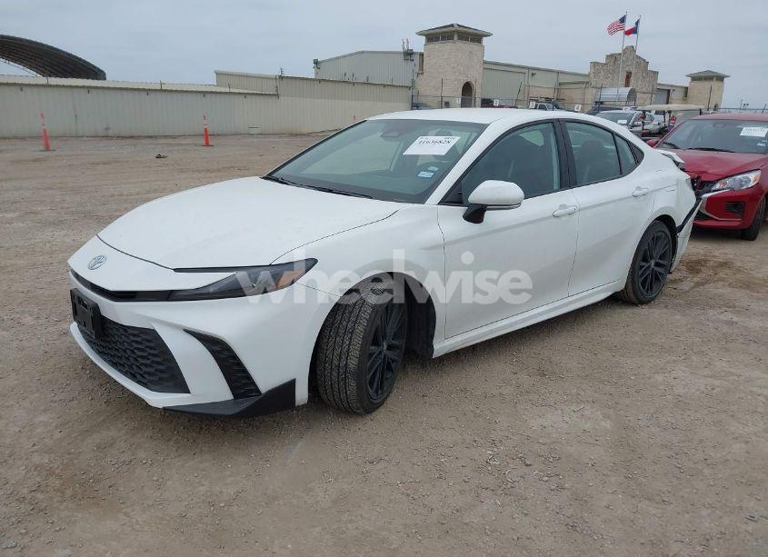 Photo 2 of 2025 Toyota Camry SE (VIN 4T1DAACKXSU042667)