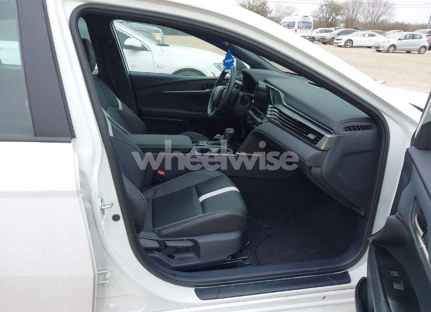 Photo 5 of 2025 Toyota Camry SE (VIN 4T1DAACKXSU042667)