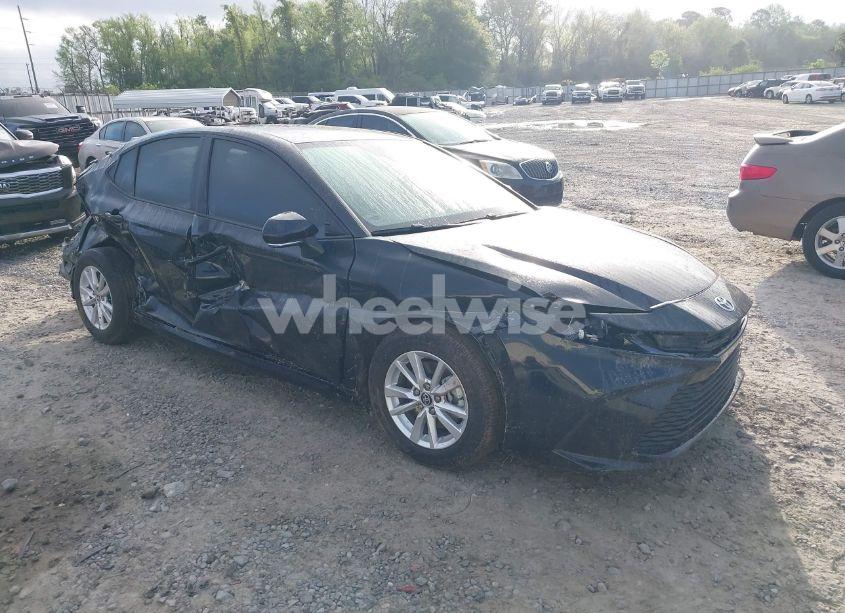 2025 Toyota Camry LE (VIN 4T1DAACKXSU044273) main photo