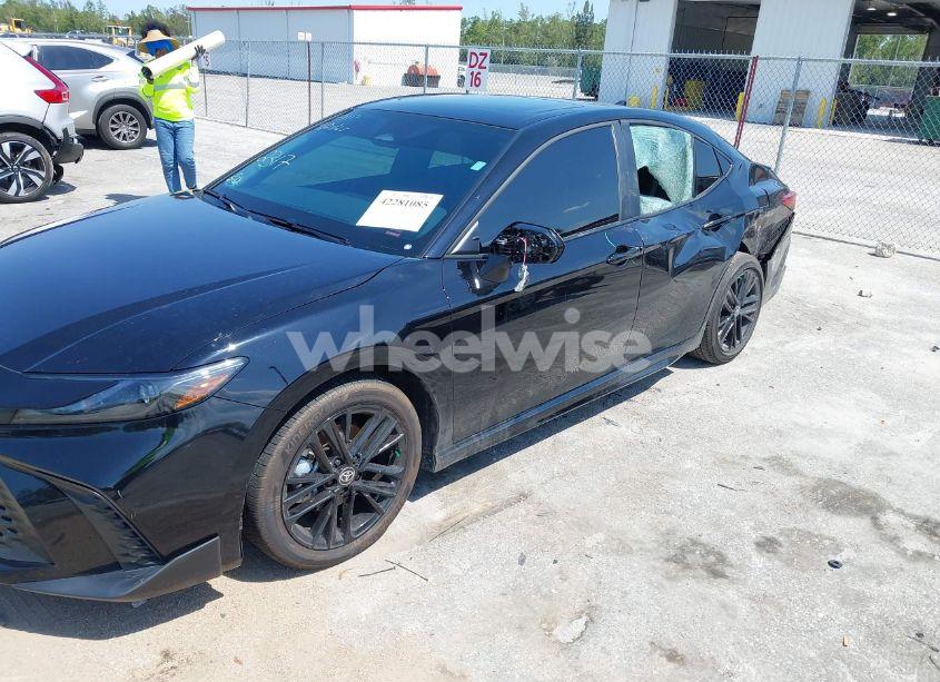 Photo 6 of 2025 Toyota Camry SE (VIN 4T1DAACKXSU102317)
