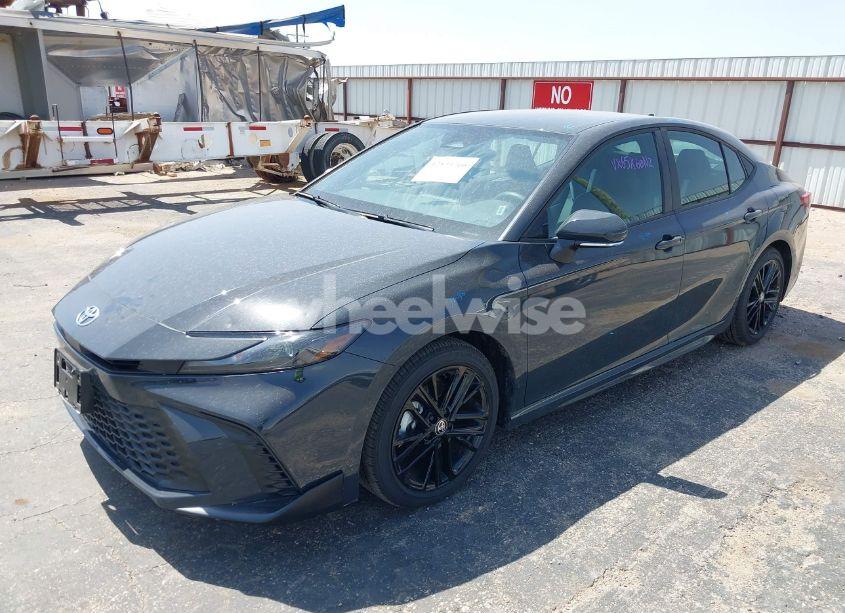 Photo 2 of 2025 Toyota Camry SE (VIN 4T1DAACKXSU118436)