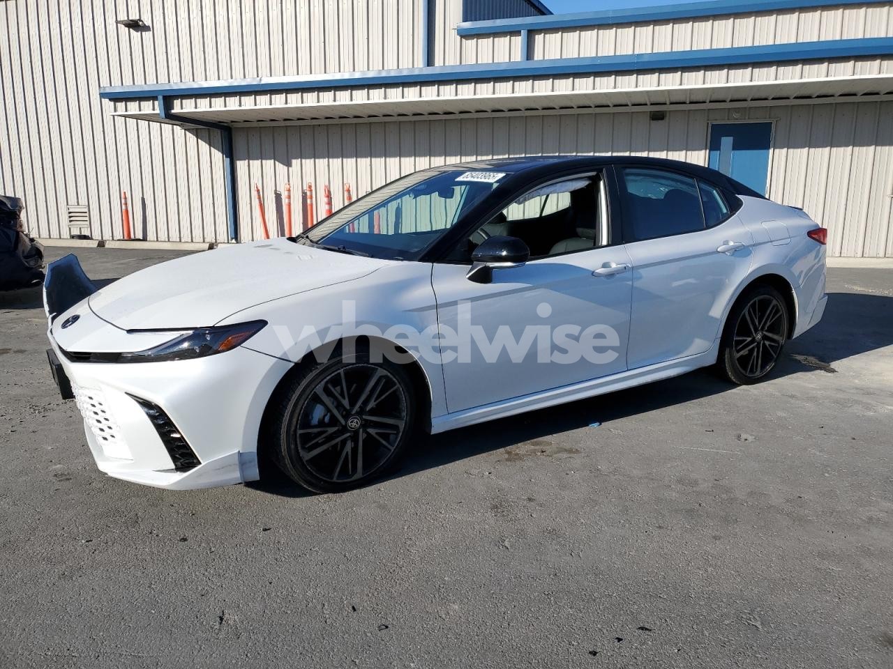 2025 TOYOTA CAMRY XSE (VIN 4T1DAACKXSU185845) main photo