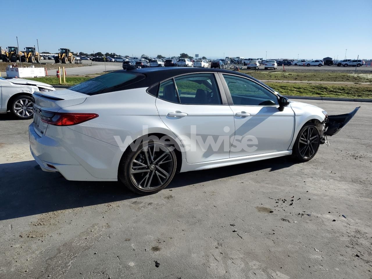 Photo 3 of 2025 TOYOTA CAMRY XSE (VIN 4T1DAACKXSU185845)