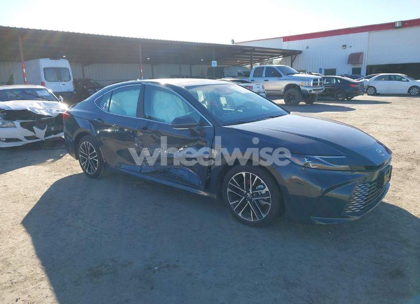 2025 Toyota Camry XLE (VIN 4T1DAACKXSU506251) main photo