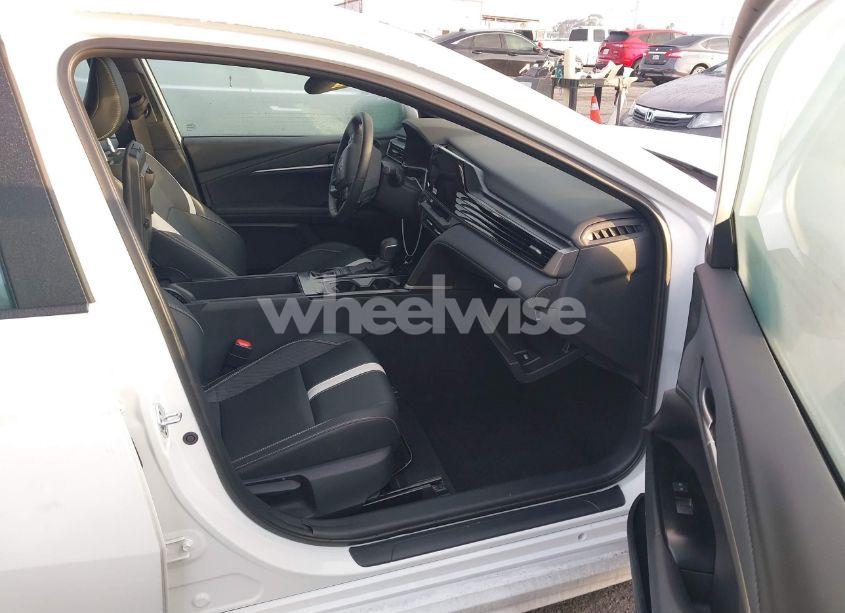 Photo 5 of 2025 Toyota Camry SE (VIN 4T1DAACKXSU524586)