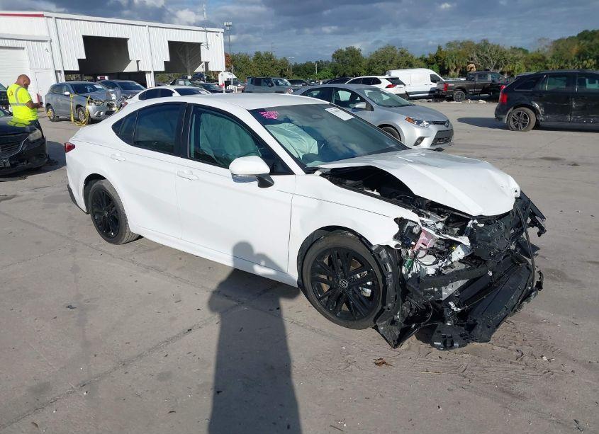 2025 Toyota Camry SE (VIN 4T1DAACKXSU528878) main photo