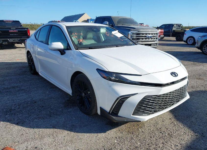 2025 Toyota Camry SE (VIN 4T1DAACKXSU530114) main photo