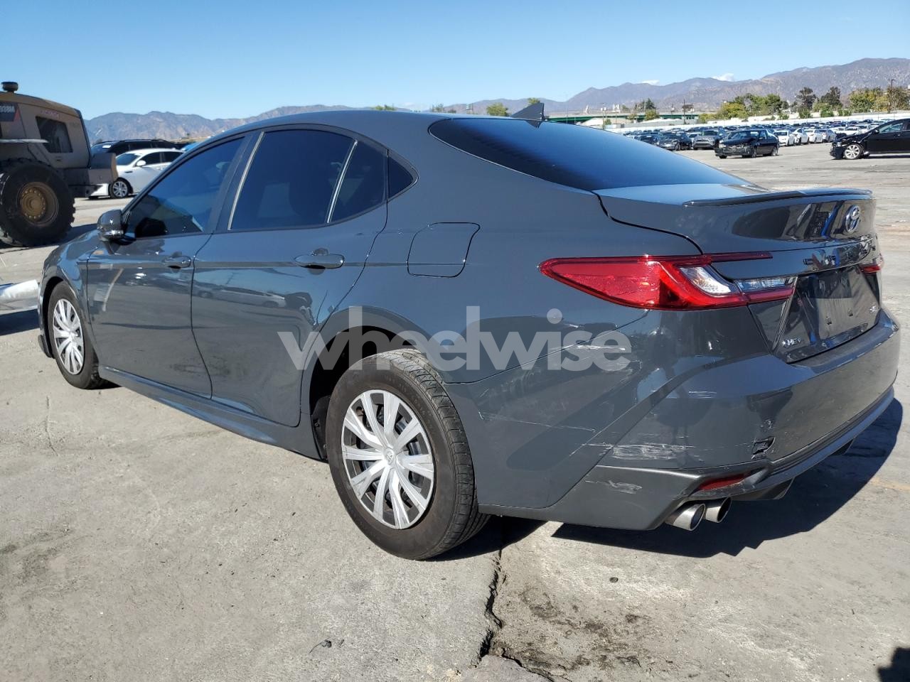 Photo 2 of 2025 TOYOTA CAMRY XSE (VIN 4T1DAACKXSU547592)