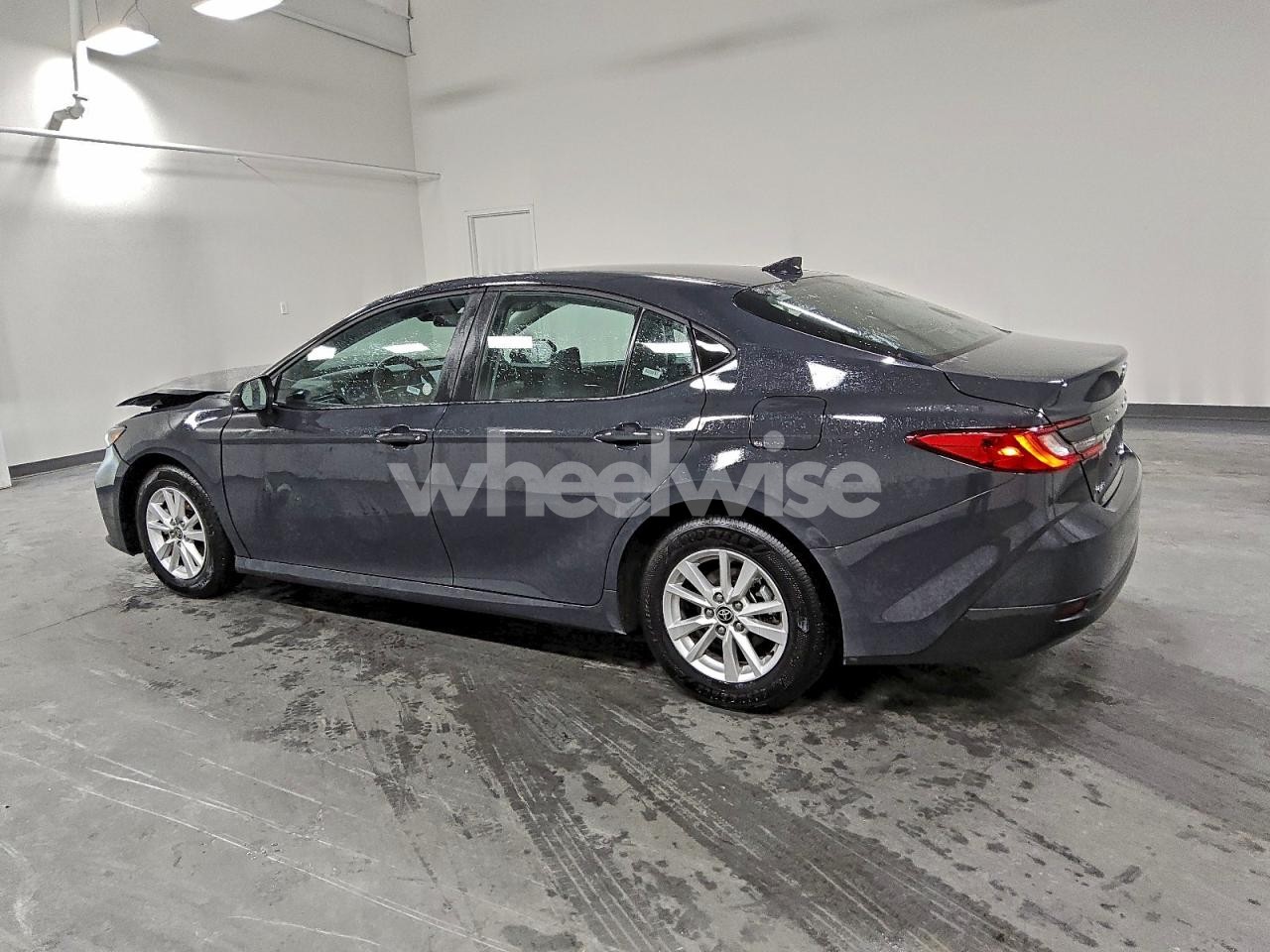 Photo 2 of 2025 TOYOTA CAMRY XSE (VIN 4T1DAACKXSU592614)