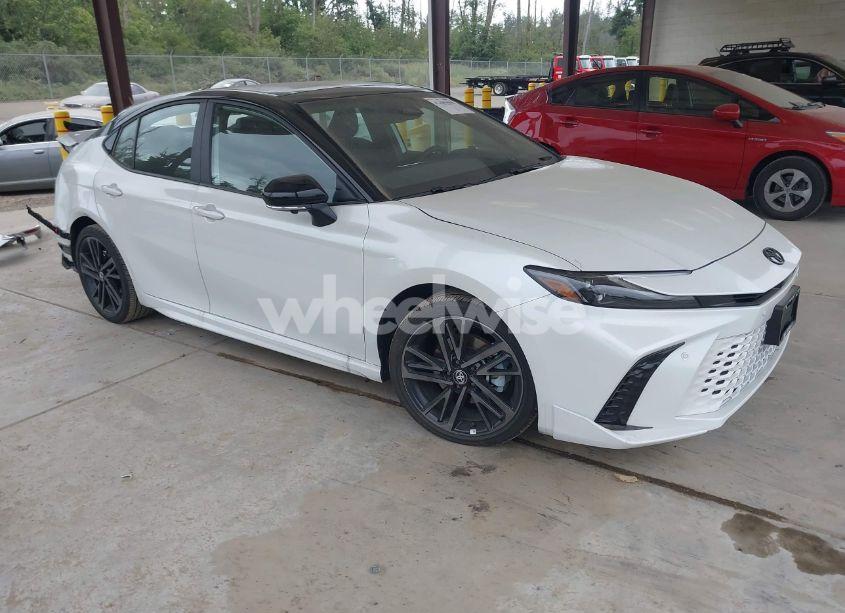 2025 Toyota Camry XSE (VIN 4T1DBADK0SU006661) main photo