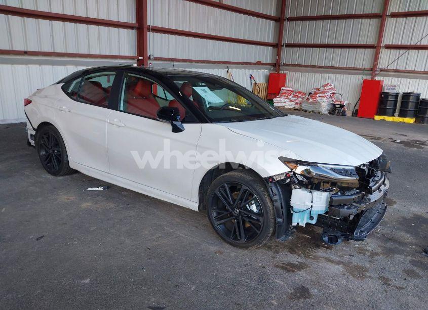 2025 Toyota Camry XSE (VIN 4T1DBADK0SU020771) main photo