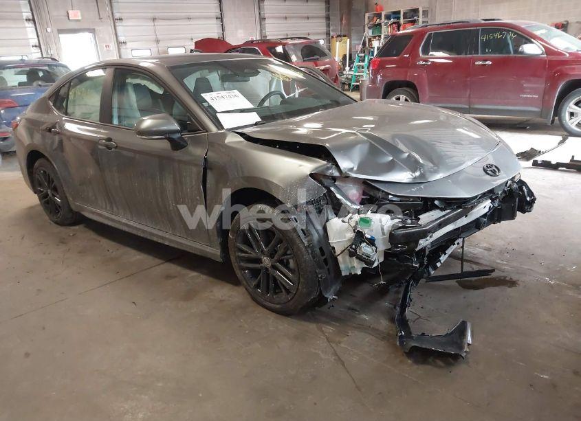 2025 Toyota Camry SE (VIN 4T1DBADK0SU518923) main photo