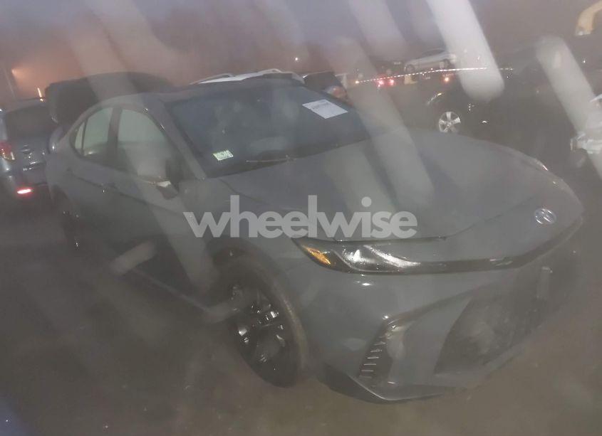 2025 Toyota Camry SE (VIN 4T1DBADK2SU507812) main photo