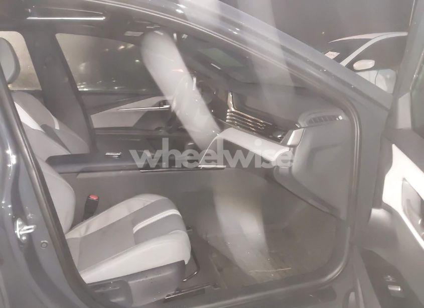 Photo 5 of 2025 Toyota Camry SE (VIN 4T1DBADK2SU507812)