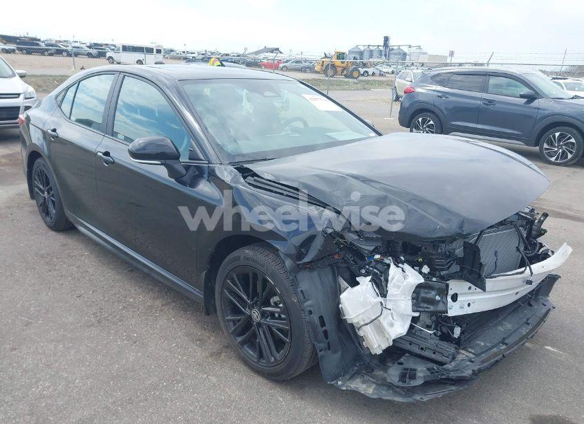 2025 Toyota Camry SE (VIN 4T1DBADK3SU506409) main photo