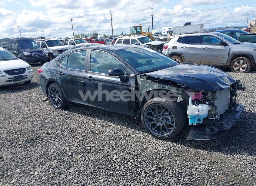 2025 Toyota Camry SE (VIN 4T1DBADK4SU011099) main photo