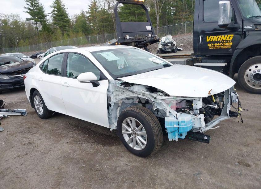 2025 Toyota Camry LE (VIN 4T1DBADK5SU522109) main photo