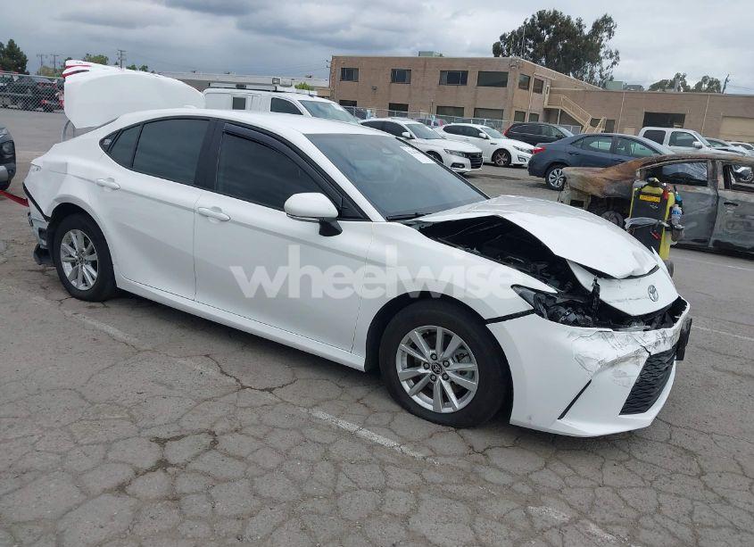 2025 Toyota Camry LE (VIN 4T1DBADK6SU002775) main photo