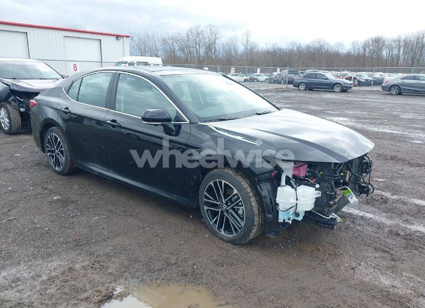 2025 Toyota Camry XLE (VIN 4T1DBADK7SU514464) main photo