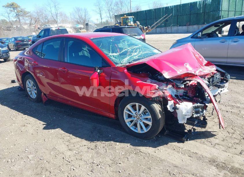 2025 Toyota Camry LE (VIN 4T1DBADK8SU004060) main photo