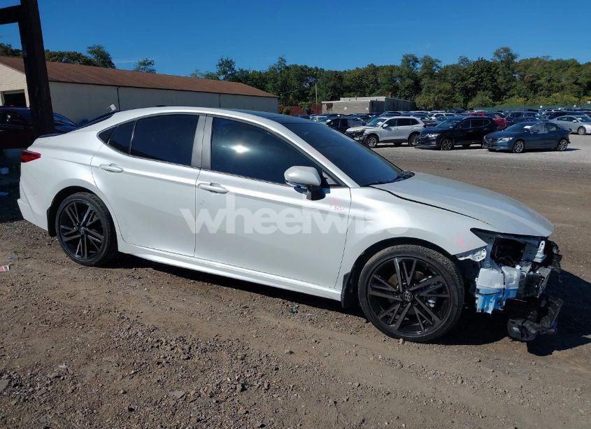 2025 Toyota Camry XSE (VIN 4T1DBADK9SU001054) main photo