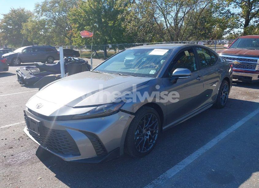 Photo 2 of 2025 Toyota Camry SE (VIN 4T1DBADKXSU504379)