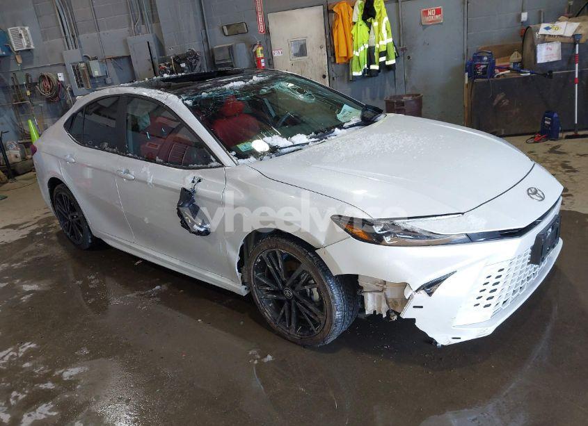 2025 Toyota Camry XSE (VIN 4T1DBADKXSU506830) main photo