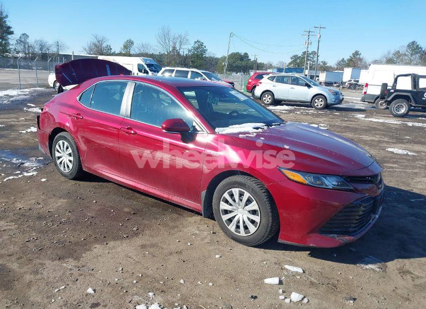 2020 Toyota Camry LE HYBRID (VIN 4T1E31AK4LU527745) main photo