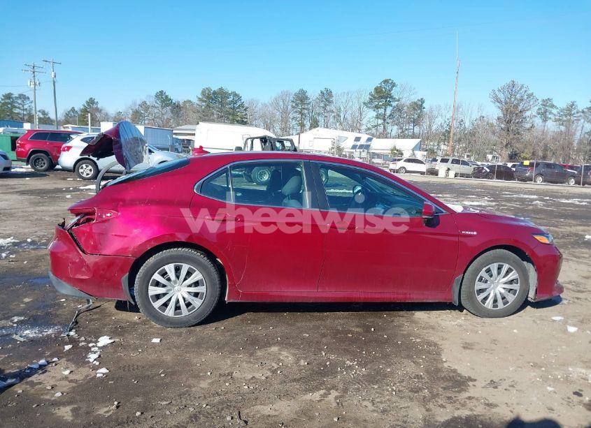 Photo 13 of 2020 Toyota Camry LE HYBRID (VIN 4T1E31AK4LU527745)