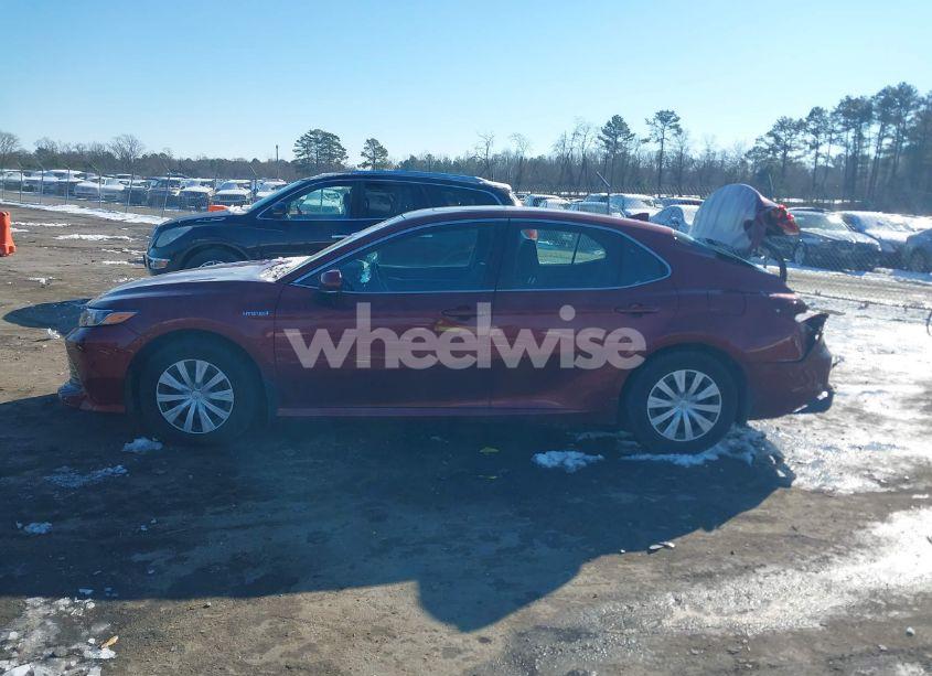 Photo 14 of 2020 Toyota Camry LE HYBRID (VIN 4T1E31AK4LU527745)