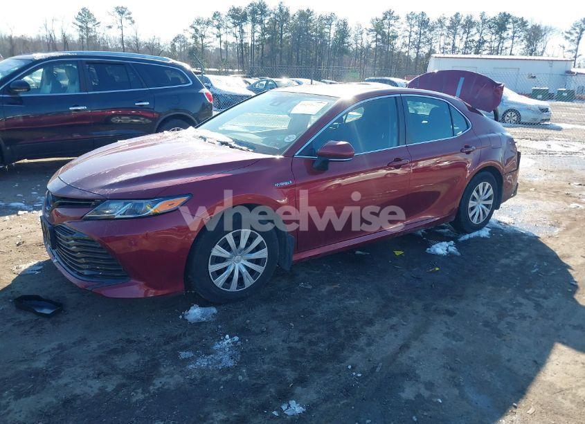 Photo 2 of 2020 Toyota Camry LE HYBRID (VIN 4T1E31AK4LU527745)