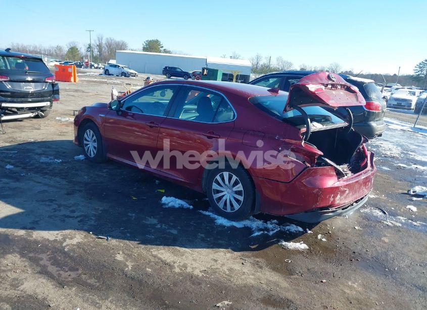Photo 3 of 2020 Toyota Camry LE HYBRID (VIN 4T1E31AK4LU527745)