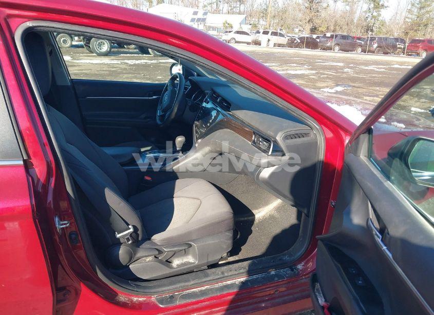 Photo 5 of 2020 Toyota Camry LE HYBRID (VIN 4T1E31AK4LU527745)