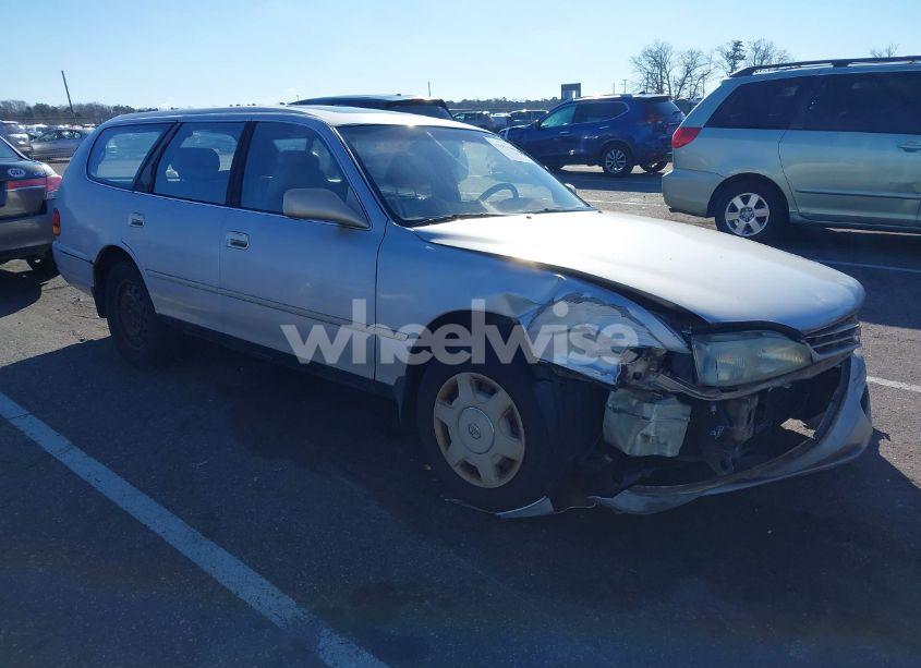 1996 Toyota Camry LE (VIN 4T1EF12K7TU117348) main photo