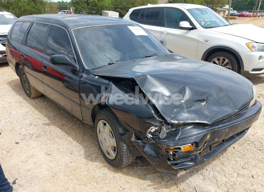 1996 Toyota Camry LE (VIN 4T1EF12K9TU117514) main photo