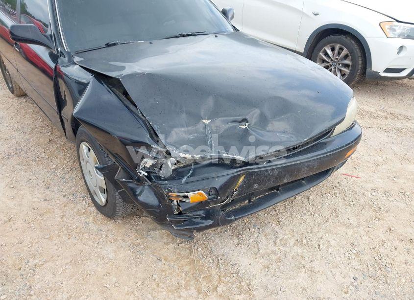 Photo 6 of 1996 Toyota Camry LE (VIN 4T1EF12K9TU117514)