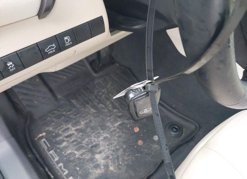 Photo 11 of 2020 Toyota Camry XLE (VIN 4T1F11AK0LU349181)