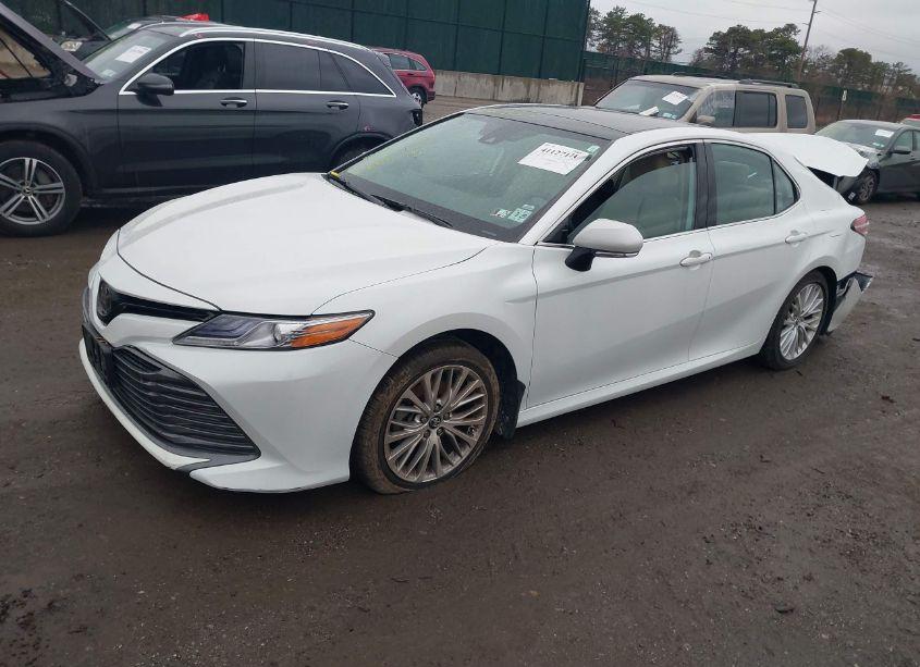 Photo 2 of 2020 Toyota Camry XLE (VIN 4T1F11AK0LU349181)