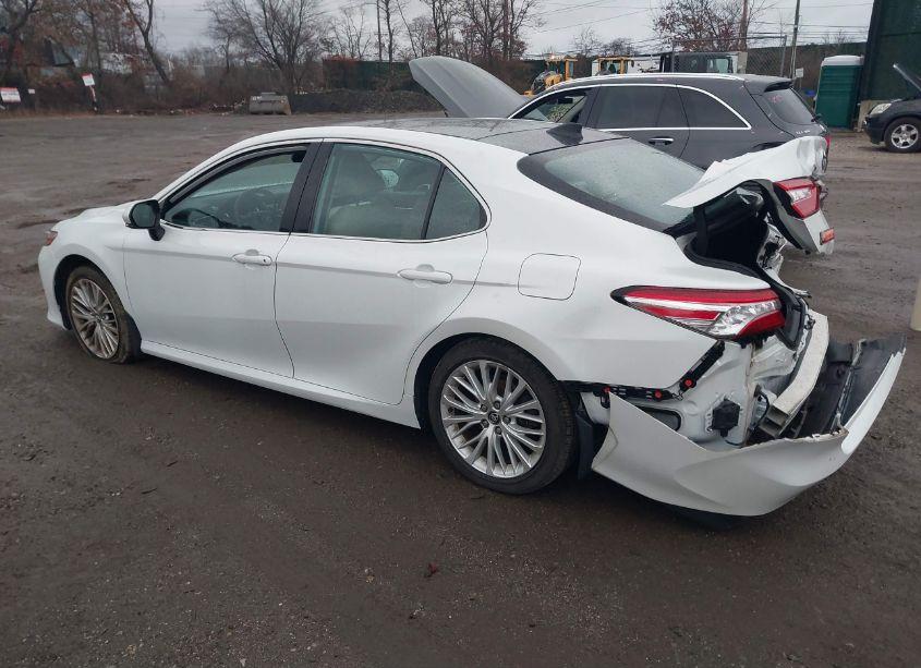 Photo 3 of 2020 Toyota Camry XLE (VIN 4T1F11AK0LU349181)