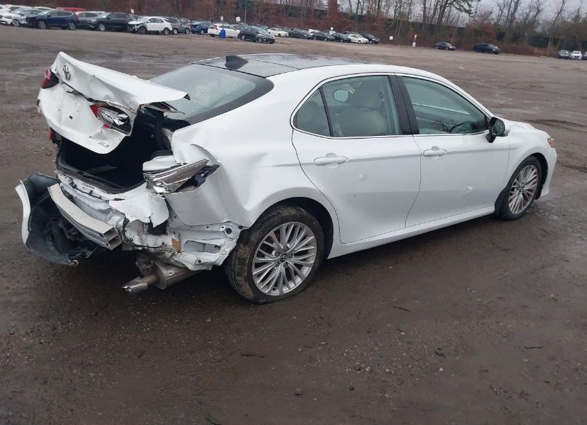 Photo 4 of 2020 Toyota Camry XLE (VIN 4T1F11AK0LU349181)