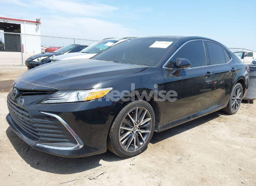 Photo 2 of 2021 Toyota Camry XLE (VIN 4T1F11AK0MU446852)