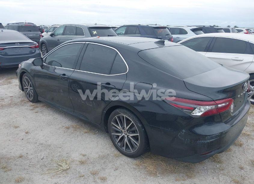 Photo 3 of 2022 Toyota Camry XLE (VIN 4T1F11AK0NU003795)