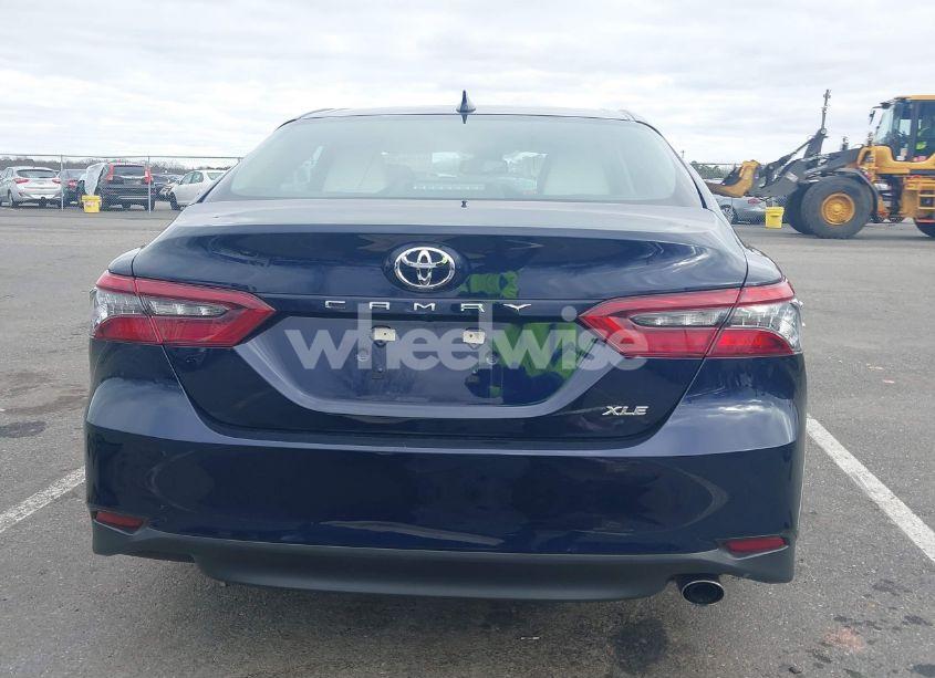Photo 16 of 2021 Toyota Camry XLE (VIN 4T1F11AK1MU610318)