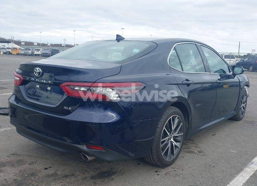 Photo 4 of 2021 Toyota Camry XLE (VIN 4T1F11AK1MU610318)