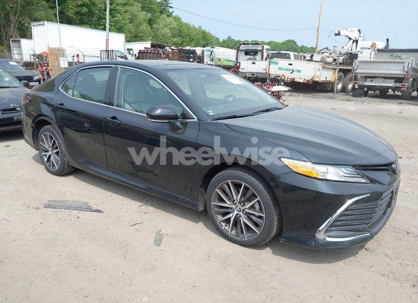 2023 Toyota Camry XLE (VIN 4T1F11AK1PU766198) main photo