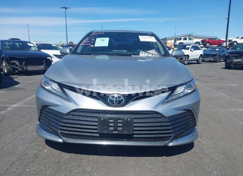 Photo 12 of 2021 Toyota Camry XLE (VIN 4T1F11AK3MU567715)